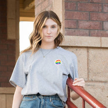 Charger l'image dans la galerie, T-shirt Gris JSQPJ? X LGBTQ+