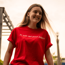 Charger l'image dans la galerie, tshirt chandail rouge je suis qui pour juger