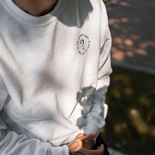 Charger l'image dans la galerie, MÉGA-VENTE Crewneck Blanc "Mon corps est une œuvre d'art"
